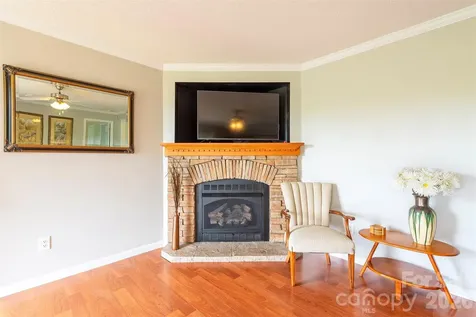 25 Inglescott Way Alexander NC 28701