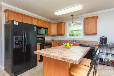 25 Inglescott Way Alexander NC 28701