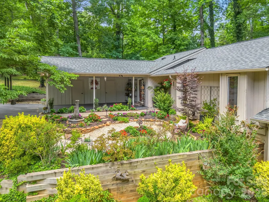 154 Fairlane Road Columbus NC 28722