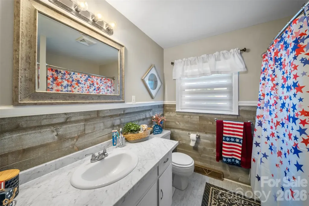44080 Woodhurst Road New London NC 28127