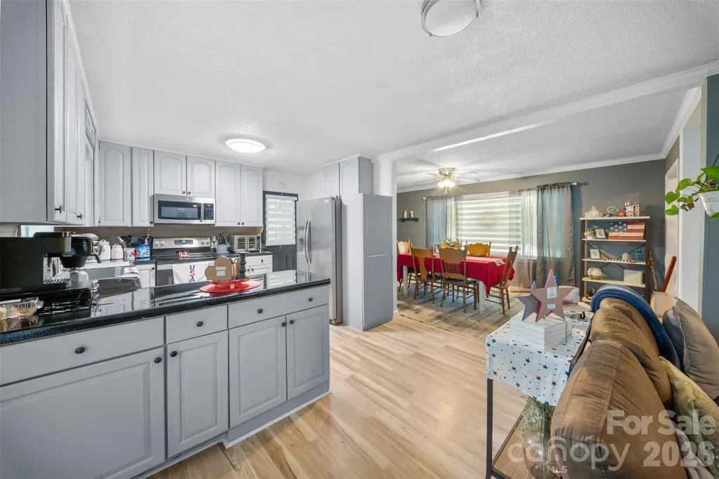 44080 Woodhurst Road New London NC 28127