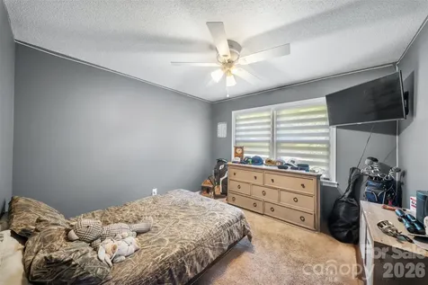 44080 Woodhurst Road New London NC 28127