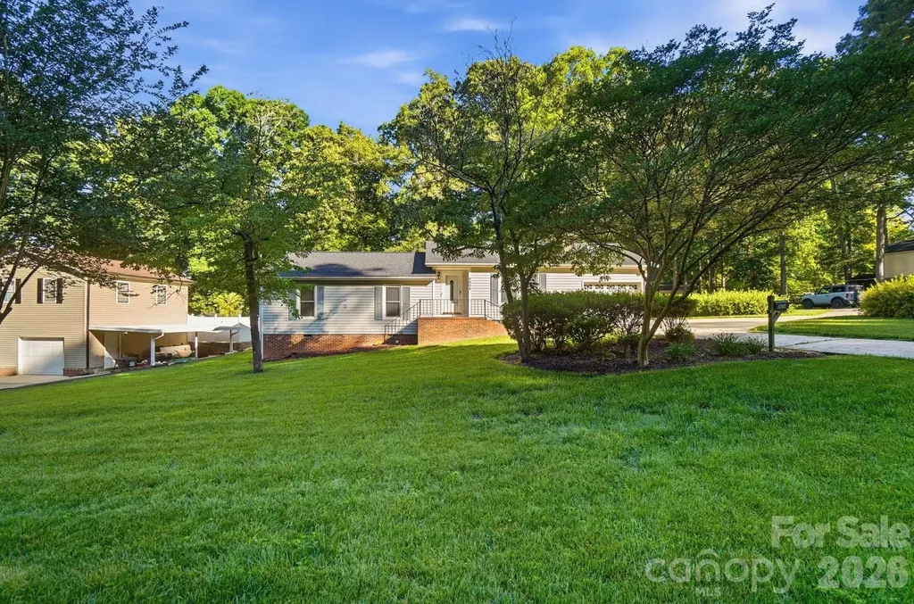 4604 Oakwood Circle Gastonia NC 28056