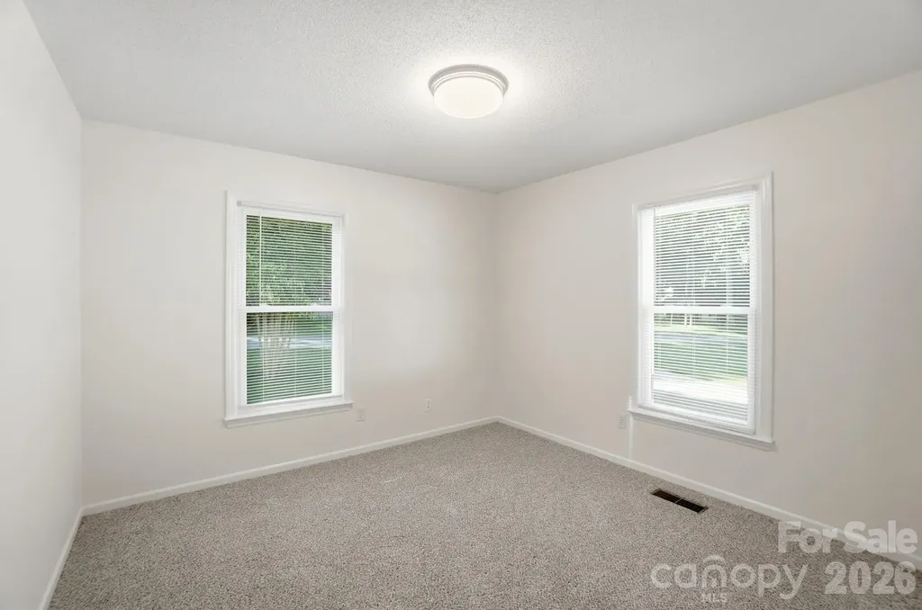 4604 Oakwood Circle Gastonia NC 28056