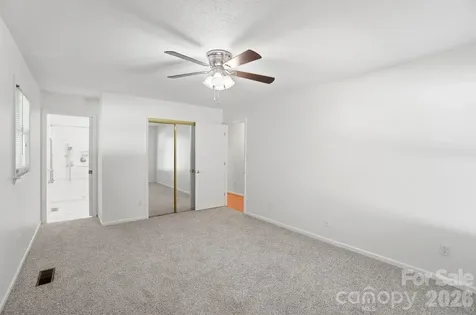 4604 Oakwood Circle Gastonia NC 28056