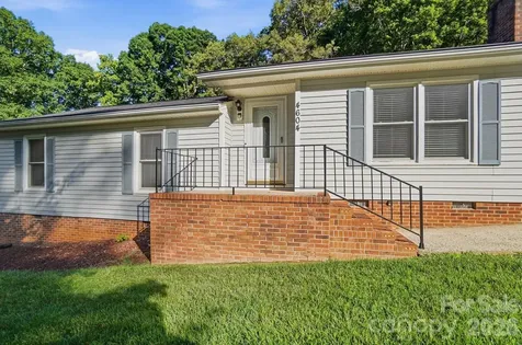 4604 Oakwood Circle Gastonia NC 28056