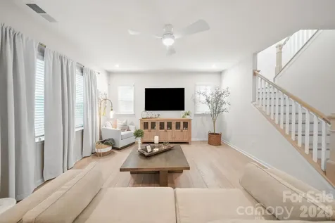 8114 Franklin Trail Street Charlotte NC 28227