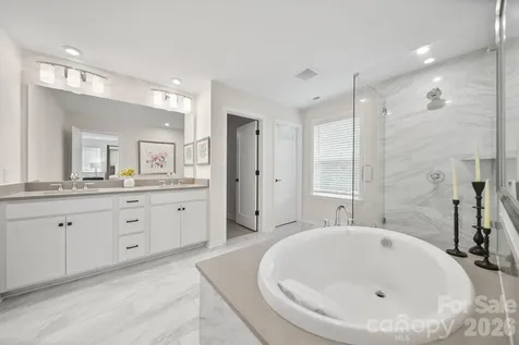 8114 Franklin Trail Street Charlotte NC 28227