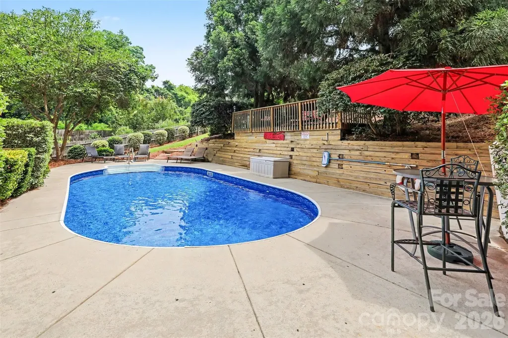 2001 Wood Dale Terrace Charlotte NC 28203