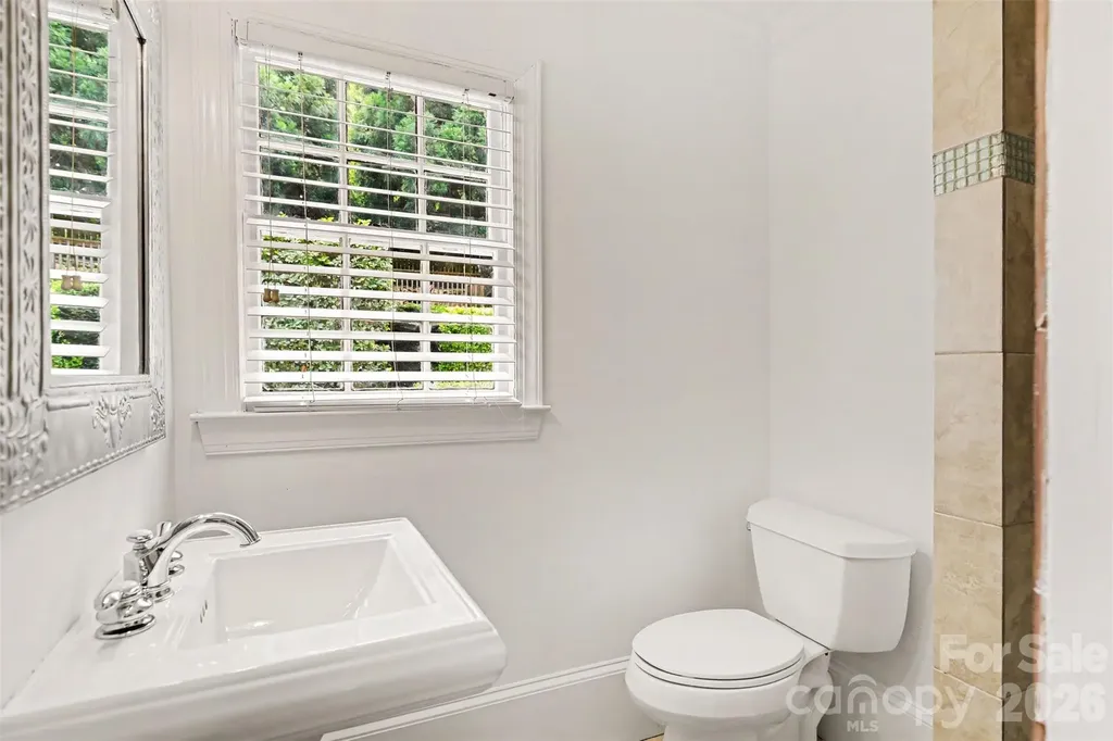 2001 Wood Dale Terrace Charlotte NC 28203