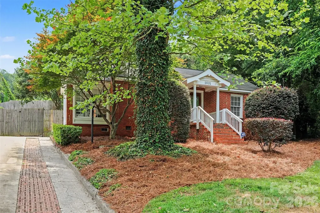 2001 Wood Dale Terrace Charlotte NC 28203
