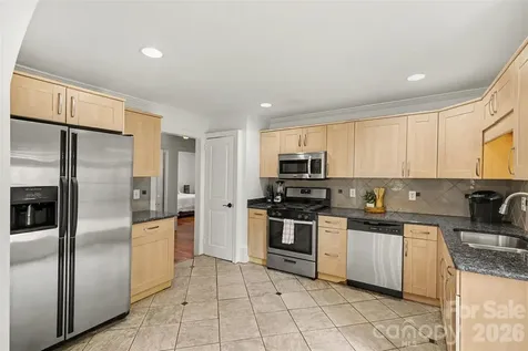 2001 Wood Dale Terrace Charlotte NC 28203