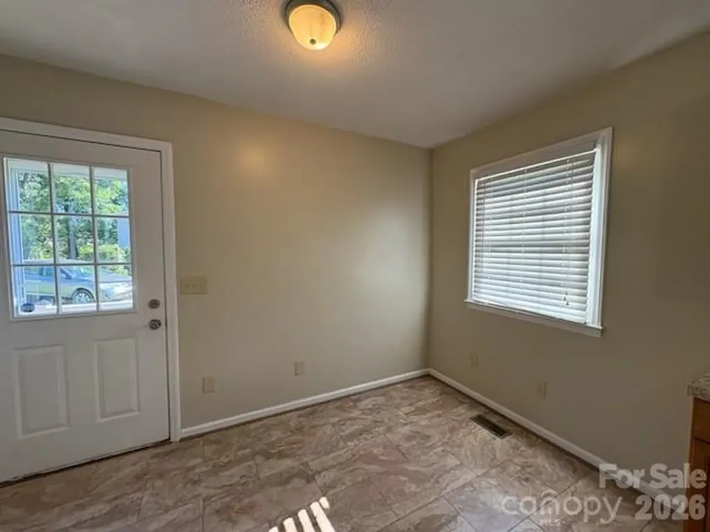 122 Wallace Street Boonville NC 27011
