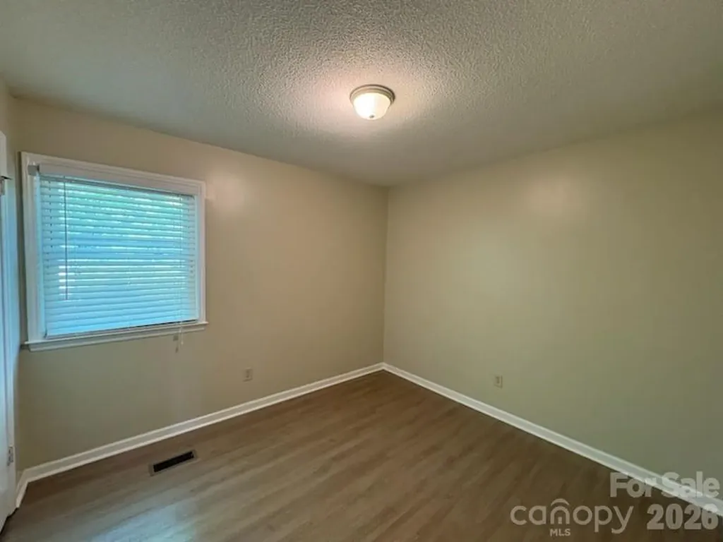 122 Wallace Street Boonville NC 27011