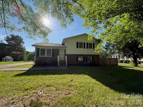 122 Wallace Street Boonville NC 27011