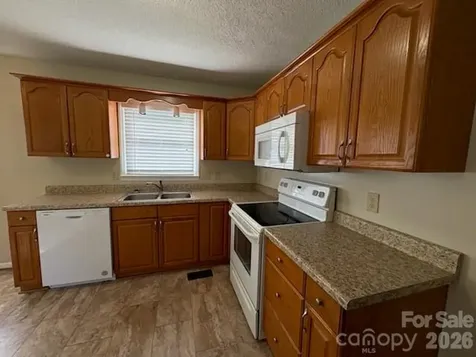 122 Wallace Street Boonville NC 27011