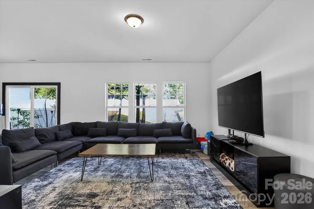 548 Kingsway Circle Charlotte NC 28214