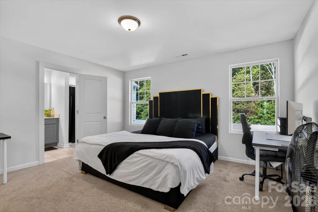 548 Kingsway Circle Charlotte NC 28214