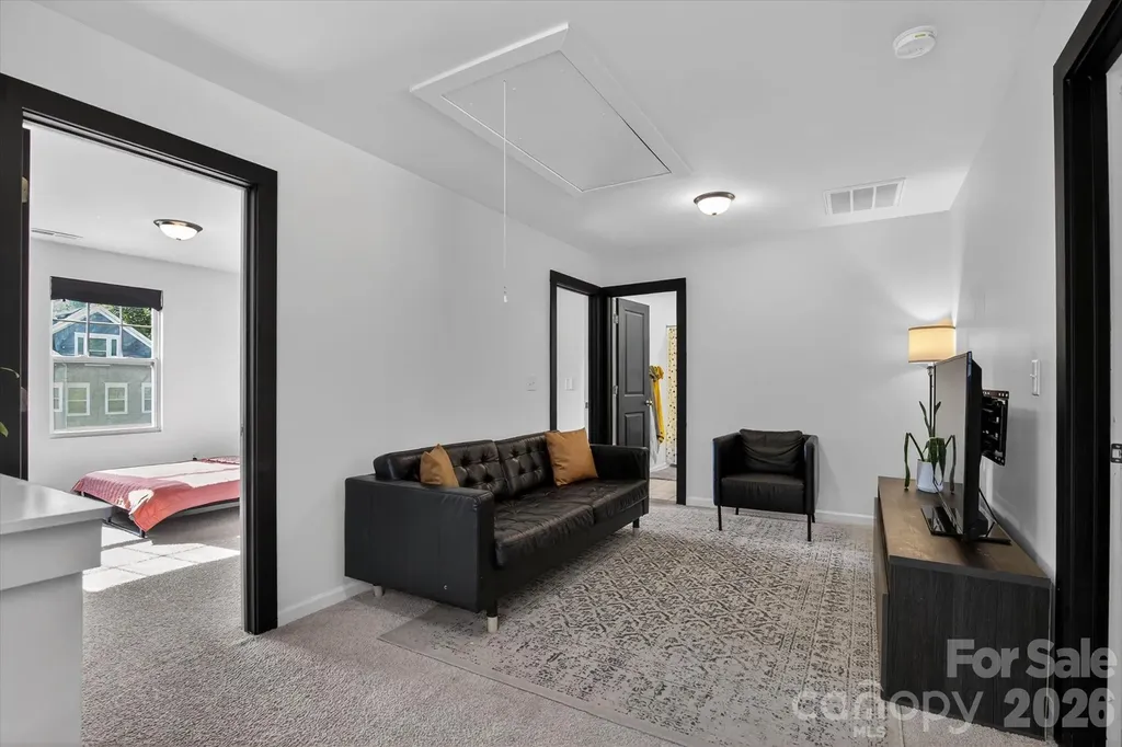 548 Kingsway Circle Charlotte NC 28214