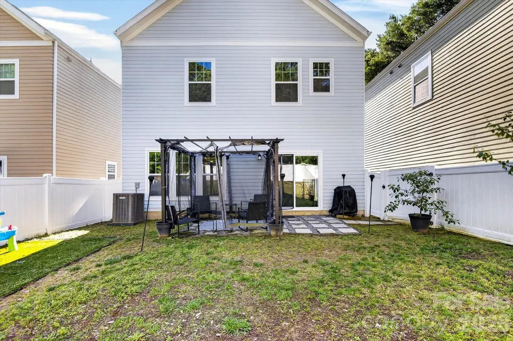 548 Kingsway Circle Charlotte NC 28214