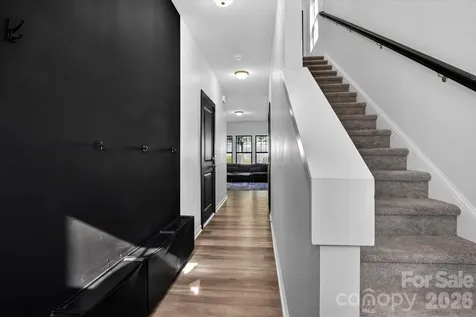 548 Kingsway Circle Charlotte NC 28214