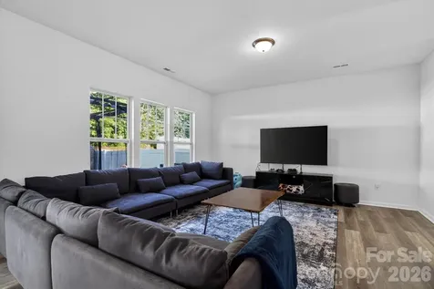 548 Kingsway Circle Charlotte NC 28214