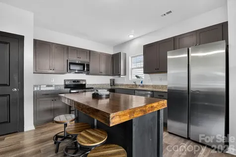 548 Kingsway Circle Charlotte NC 28214