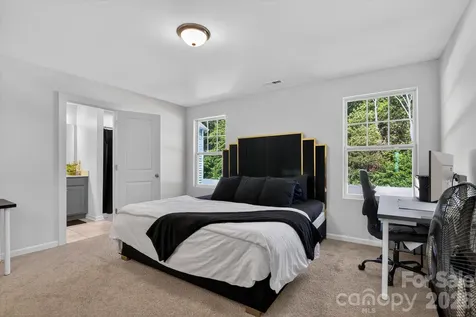 548 Kingsway Circle Charlotte NC 28214