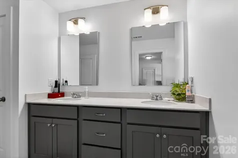 548 Kingsway Circle Charlotte NC 28214