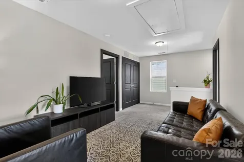 548 Kingsway Circle Charlotte NC 28214