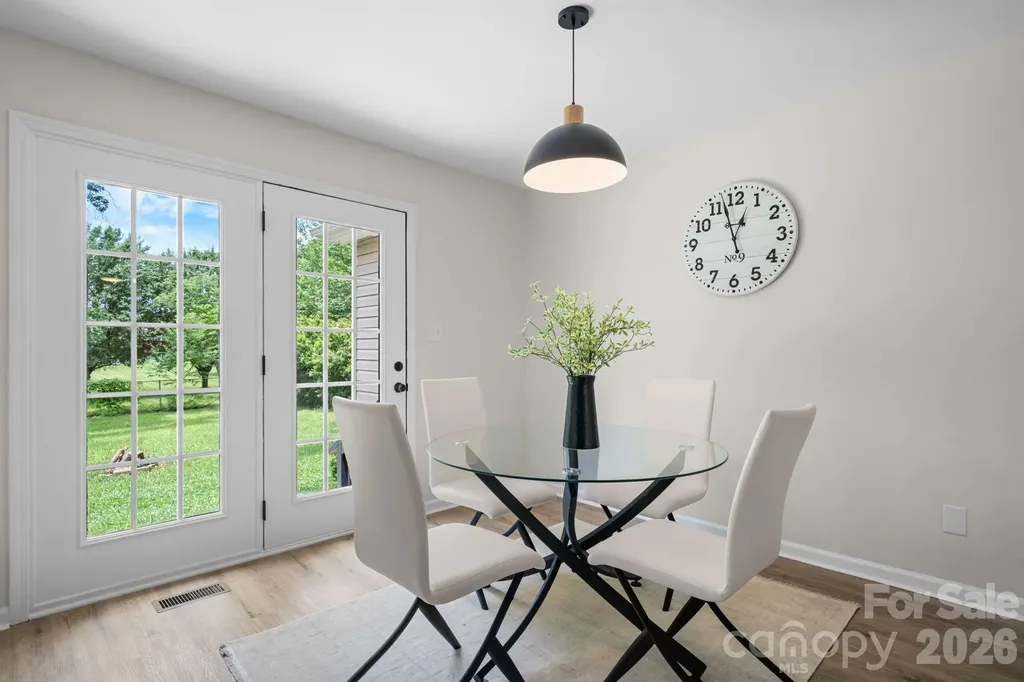 208 S B Avenue Maiden NC 28650
