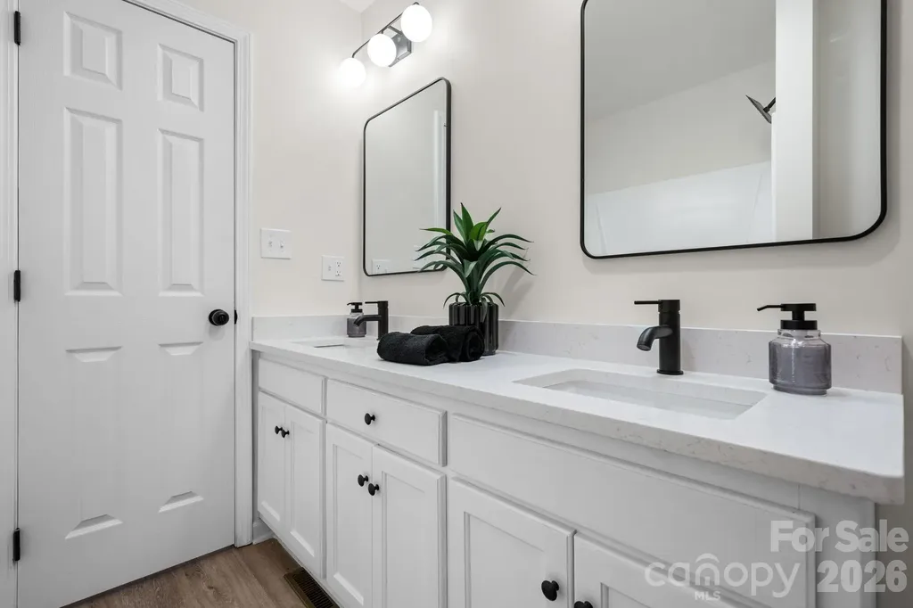 208 S B Avenue Maiden NC 28650