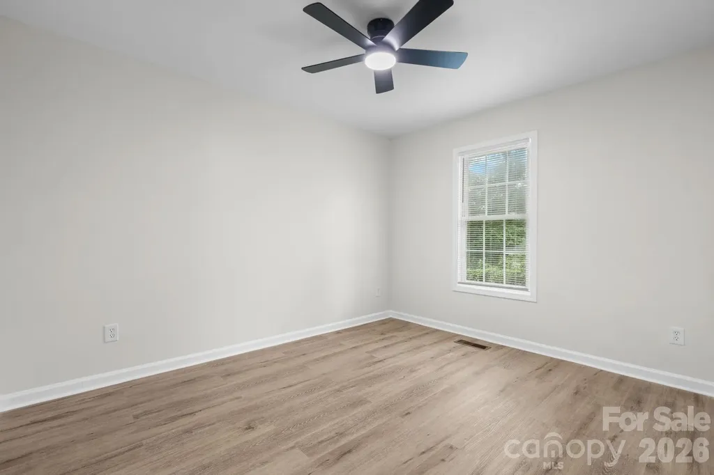 208 S B Avenue Maiden NC 28650