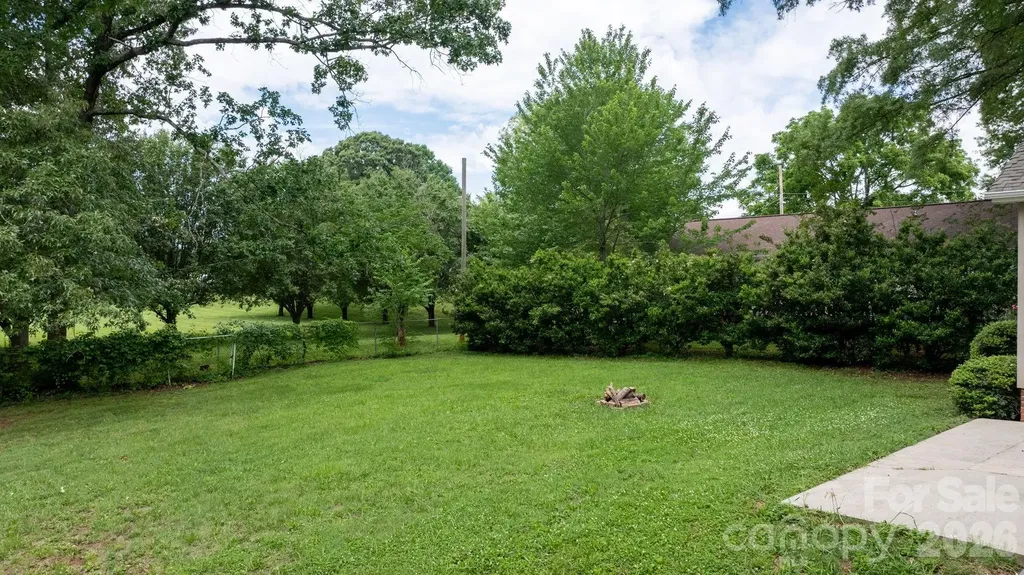 208 S B Avenue Maiden NC 28650