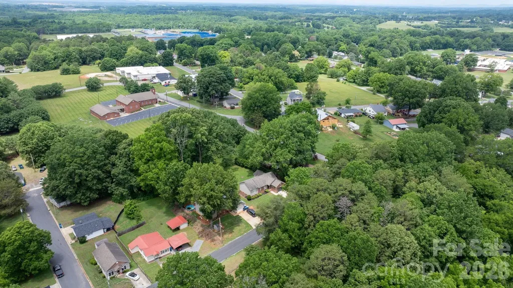 208 S B Avenue Maiden NC 28650