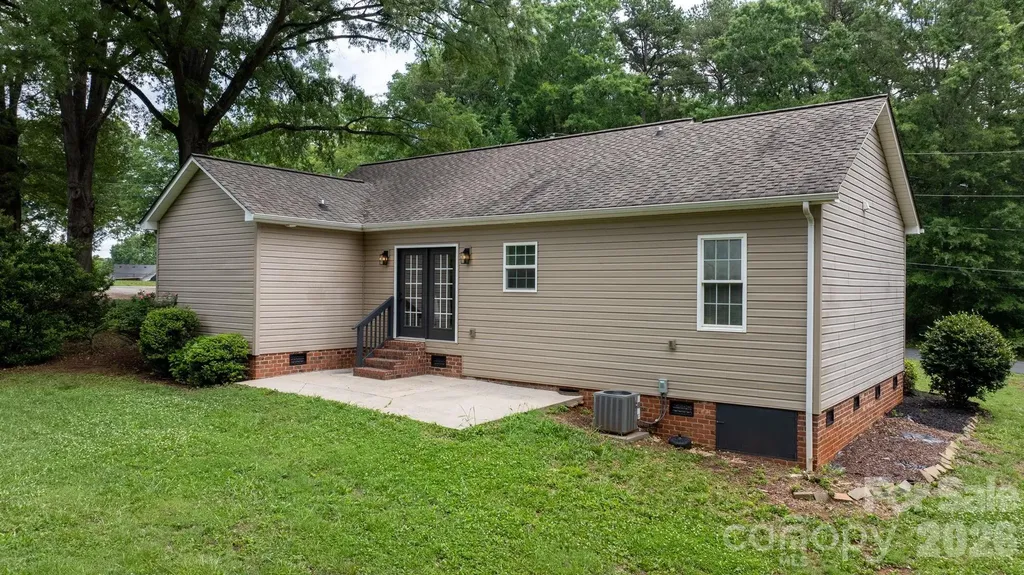 208 S B Avenue Maiden NC 28650