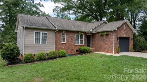 208 S B Avenue Maiden NC 28650