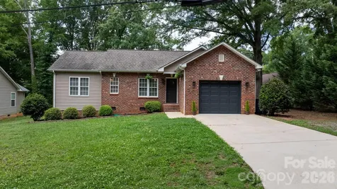 208 S B Avenue Maiden NC 28650