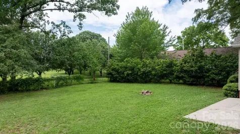 208 S B Avenue Maiden NC 28650
