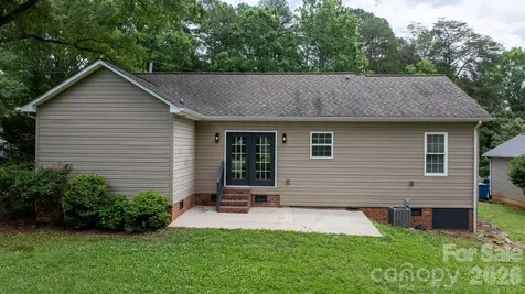 208 S B Avenue Maiden NC 28650