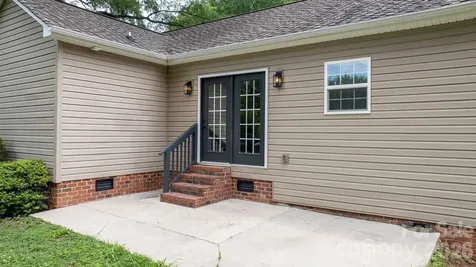 208 S B Avenue Maiden NC 28650