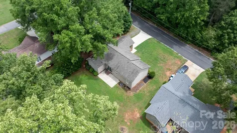 208 S B Avenue Maiden NC 28650
