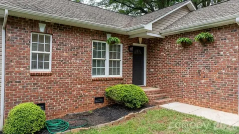 208 S B Avenue Maiden NC 28650