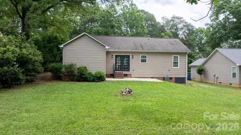 208 S B Avenue Maiden NC 28650