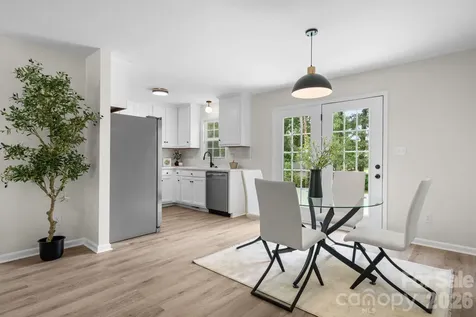 208 S B Avenue Maiden NC 28650