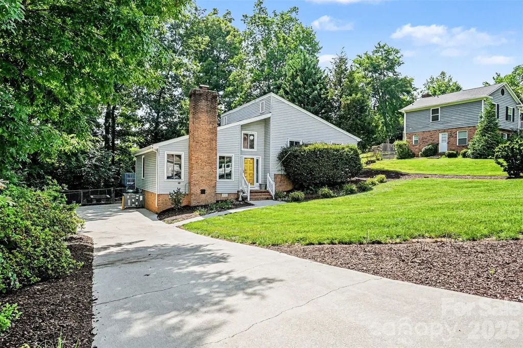 7944 Pawtuckett Road Charlotte NC 28214