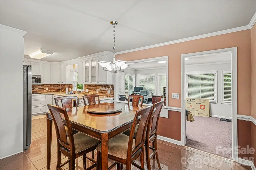 7944 Pawtuckett Road Charlotte NC 28214