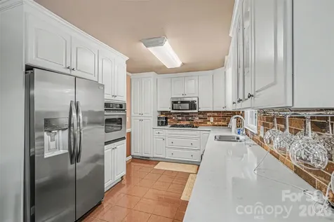7944 Pawtuckett Road Charlotte NC 28214