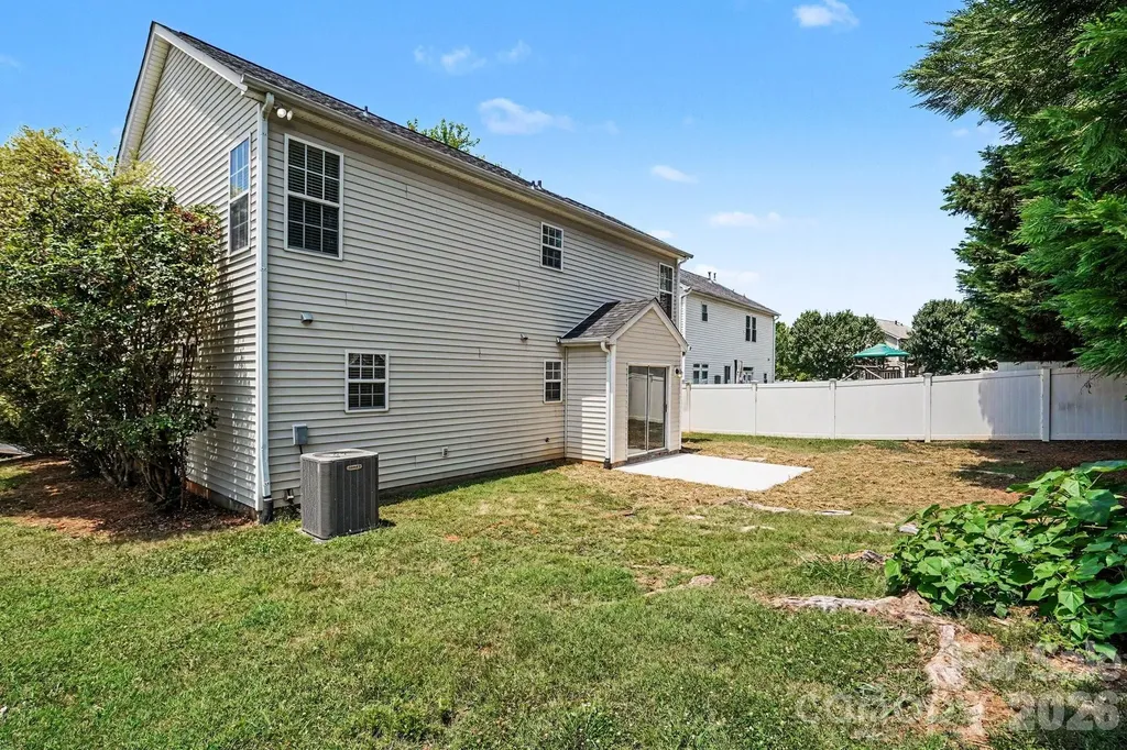 5615 Waverly Lynn Lane Charlotte NC 28269