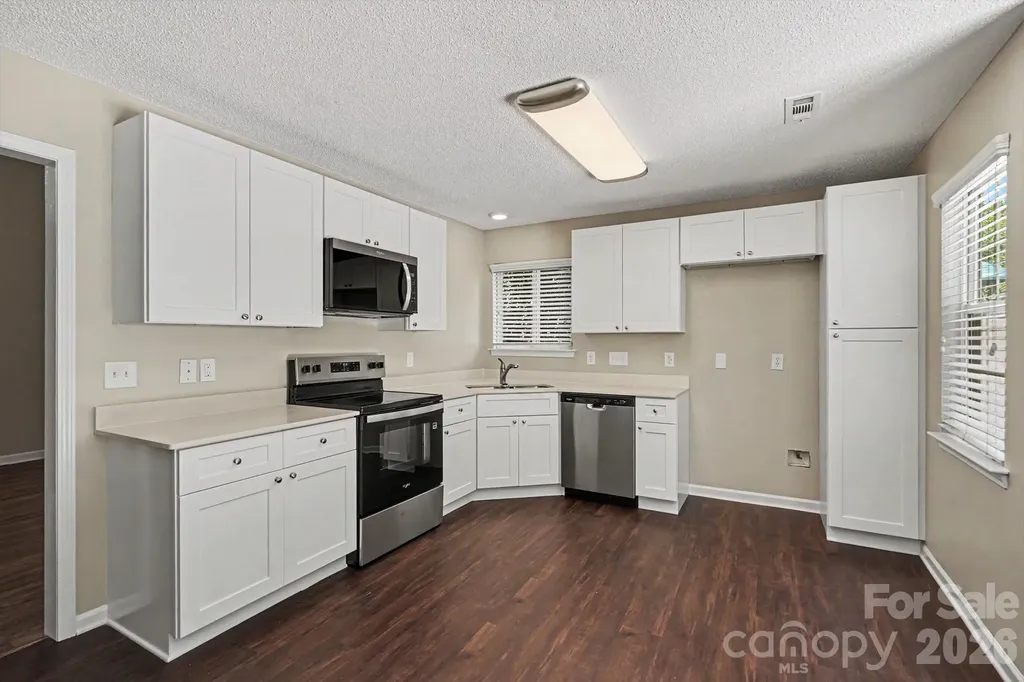 5615 Waverly Lynn Lane Charlotte NC 28269